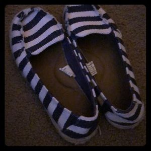 Size 8 (US) slip on shoes!